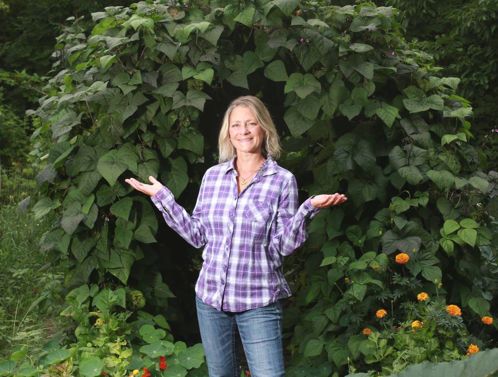 Learn raw honey healing + cook outside like a pro (join us this month!)